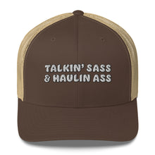 Load image into Gallery viewer, Snap Back Trucker Cap Talkin&#39; Sass
