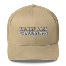 Load image into Gallery viewer, Snap Back Trucker Cap Talkin&#39; Sass
